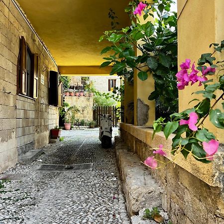 The Knight And The Pomegranate - Luxury Medieval Villa Rhodes City Екстер'єр фото